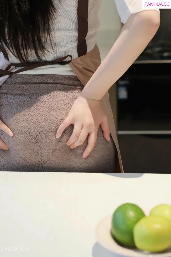   [XiuRen]高清写真图 2026.01.08 No.11207 奶思兔 黑色情趣内衣第30张图片